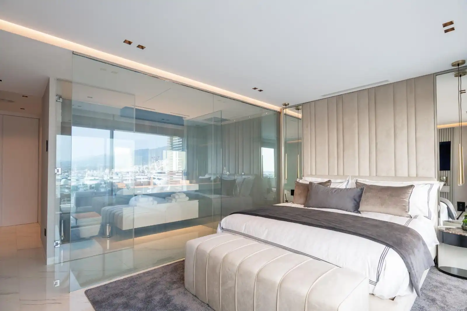 Bedroom of Flat for sale in Marbella  with Air Conditioner, Terrace and Oven