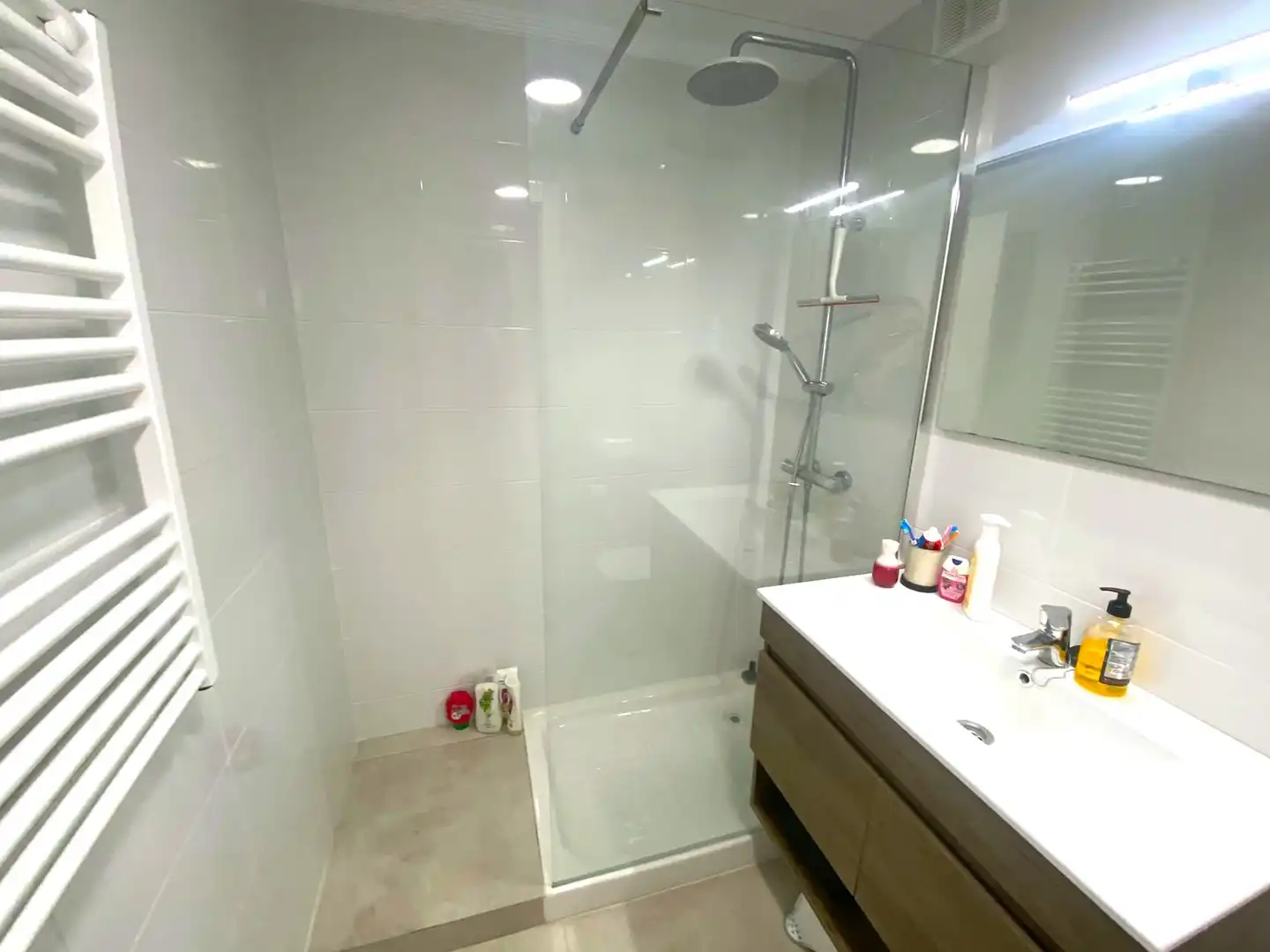 Bathroom of Flat for sale in Castro-Urdiales  with Heating, Private garden and Parquet flooring