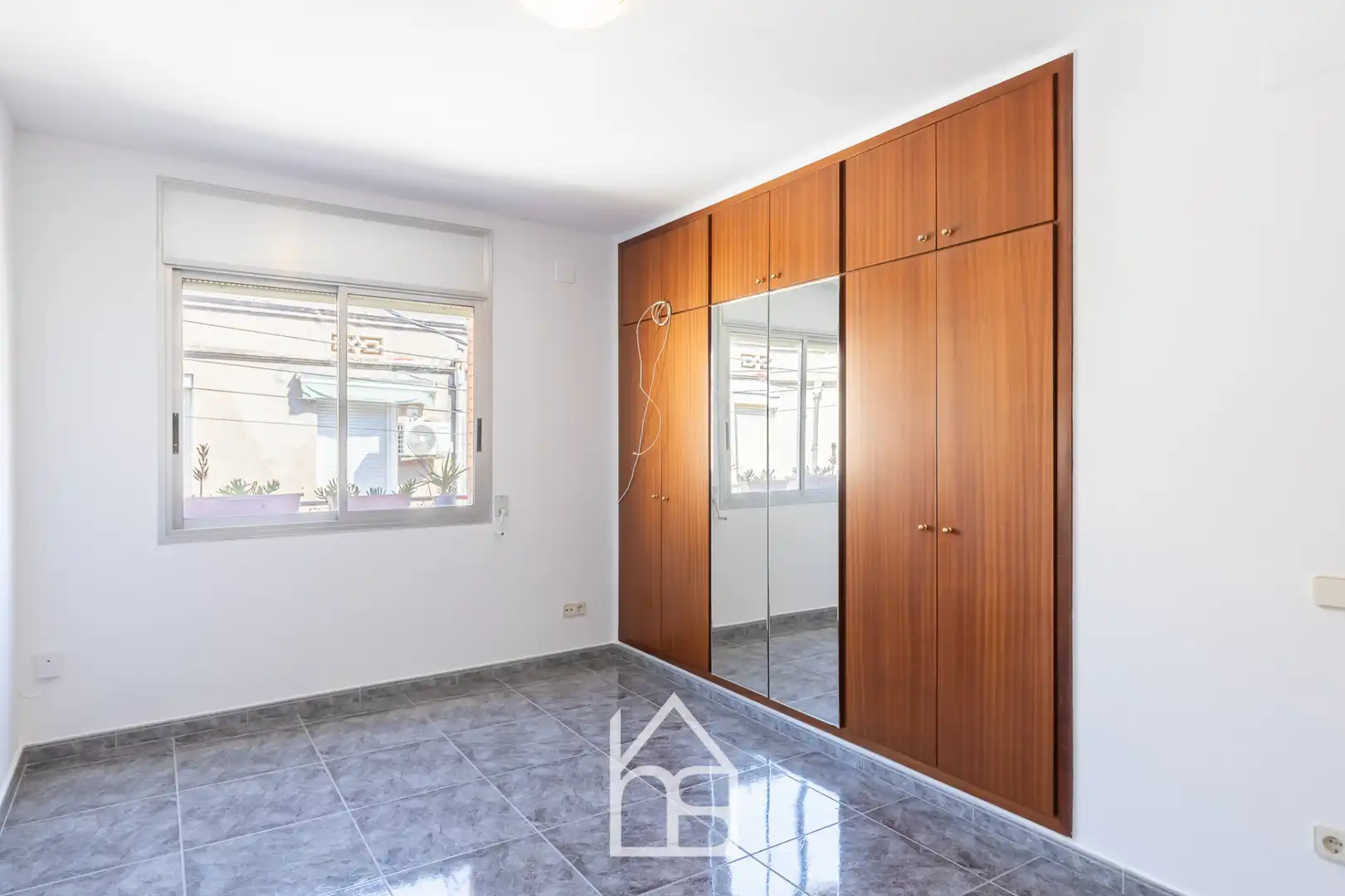 Dormitori de Casa adosada en venda en Cornellà de Llobregat amb Aire condicionat, Calefacció i Terrassa