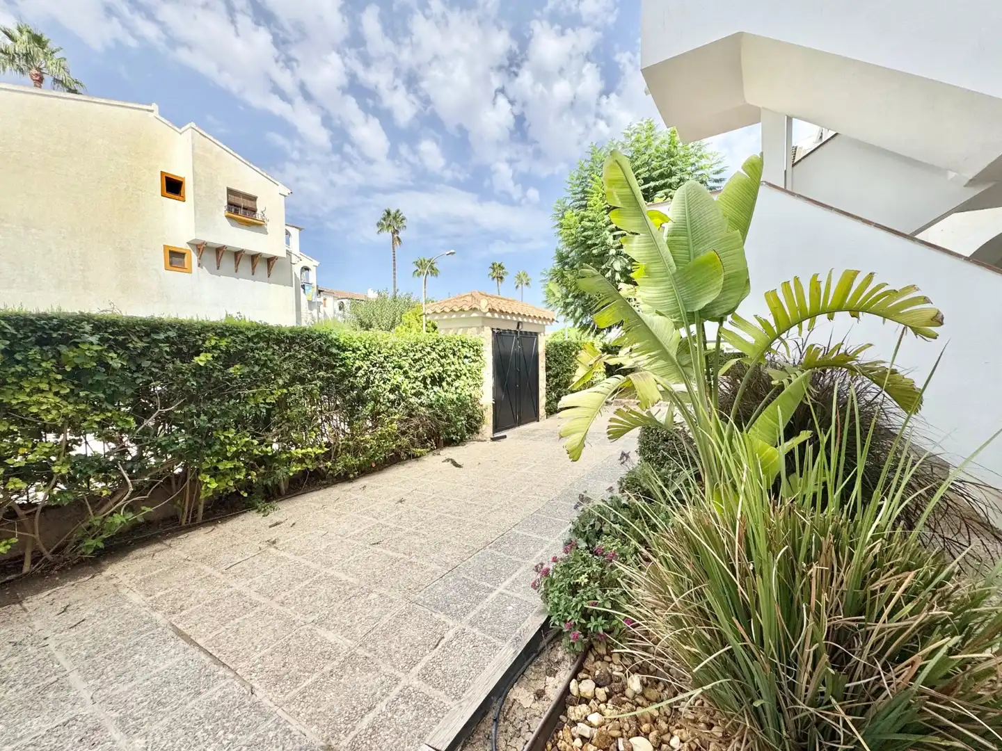 Außenansicht von Wohnungen zur Miete in San Javier mit Klimaanlage, Terrasse und Schwimmbad