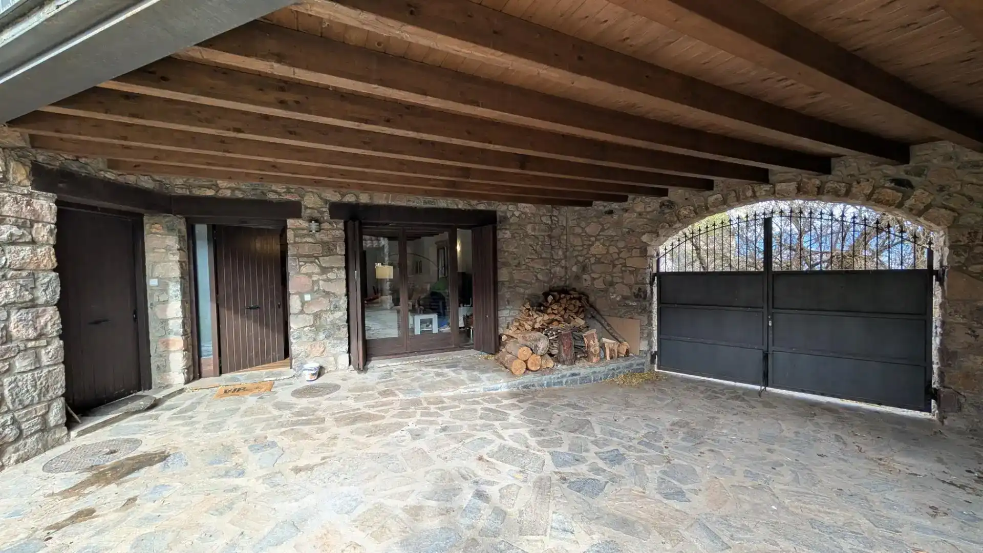Wohnung zur Miete in Cava mit Klimaanlage, Privatgarten und Parkett