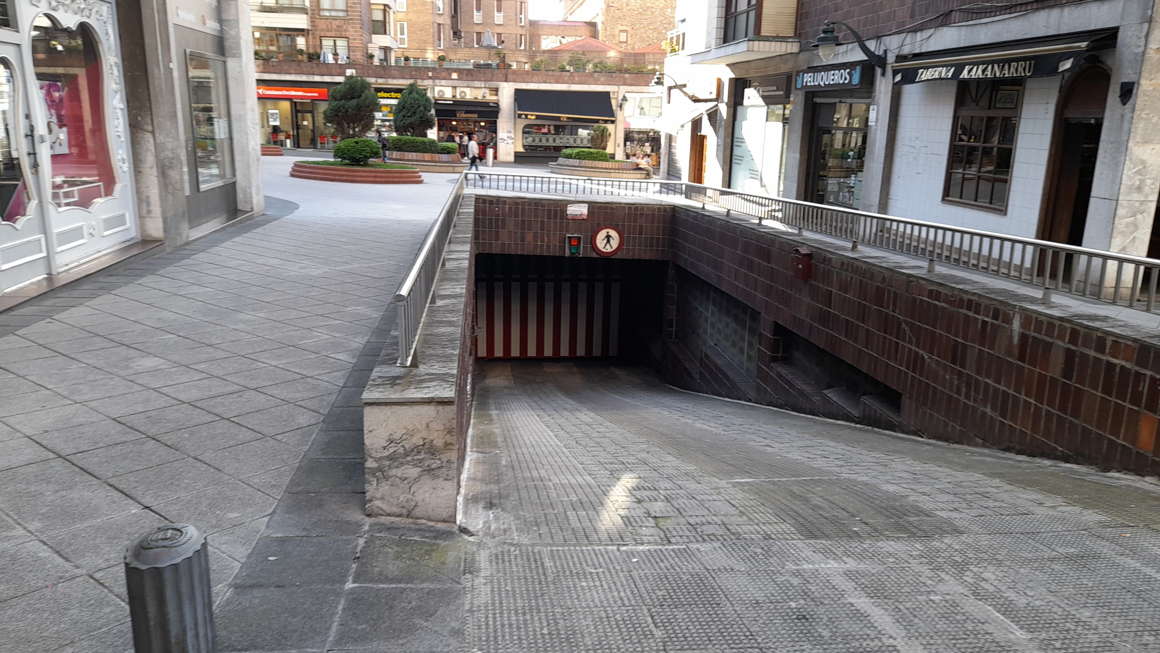 Vista exterior de Garaje en venta en Bilbao 
