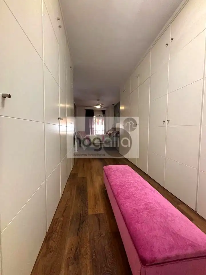 Schlafzimmer von Wohnung zum Verkauf in Sevilla mit Klimaanlage, Terrasse und Gemeinschaftspool