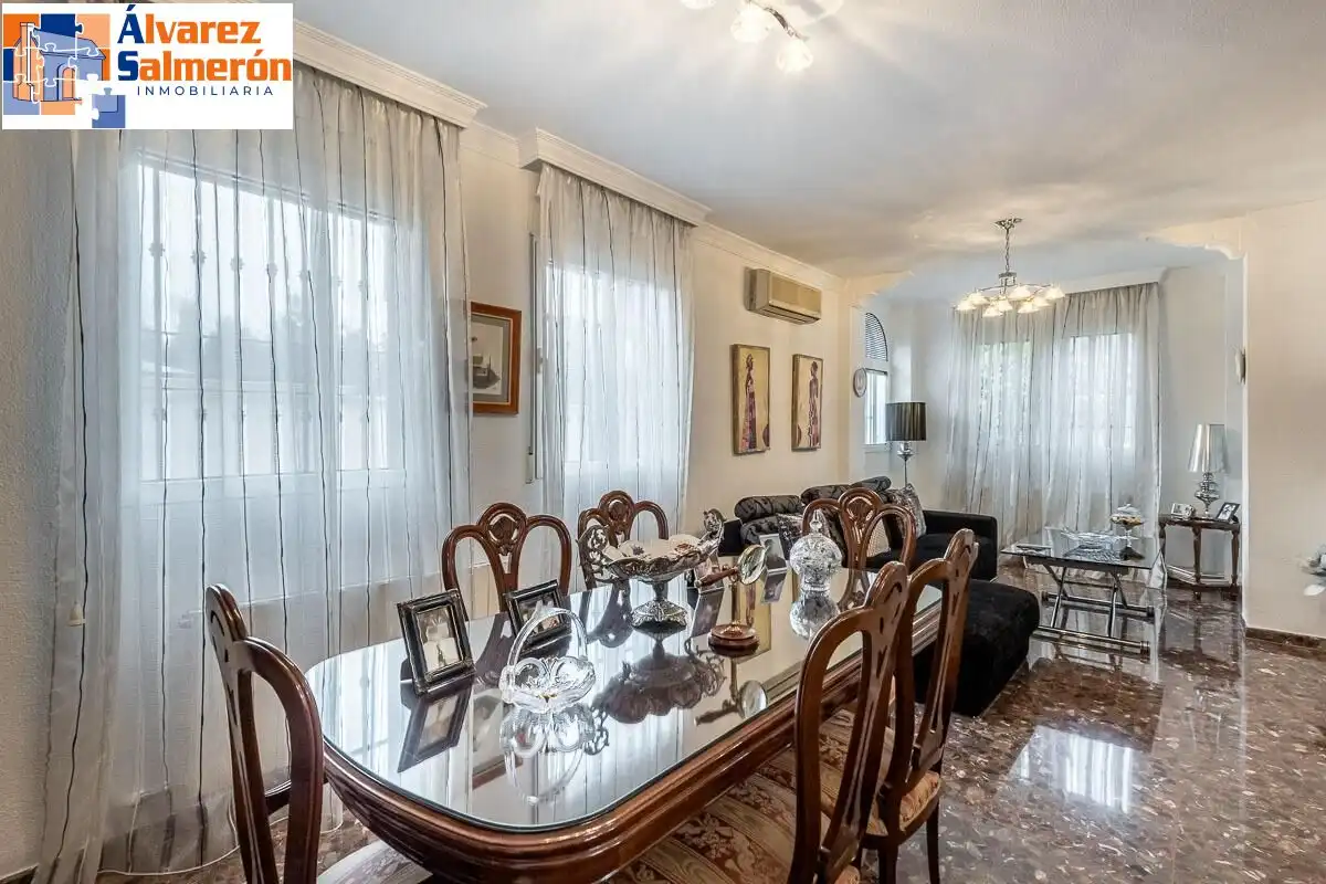 Dining room of Houses for sale in Granada  with Air Conditioner, Heating and Terrace