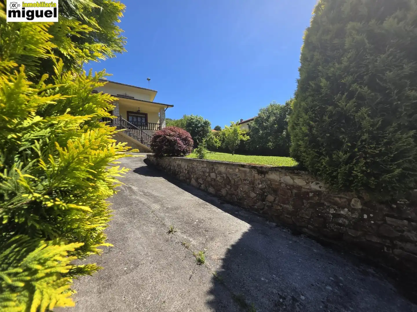 Jardí de Casa o xalet en venda en Llanes amb Calefacció, Jardí privat i Terrassa