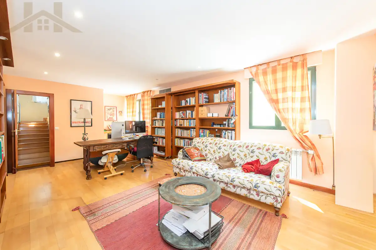 Sala de estar de Casa o chalet en venta en Tres Cantos con Aire acondicionado, Calefacción y Jardín privado