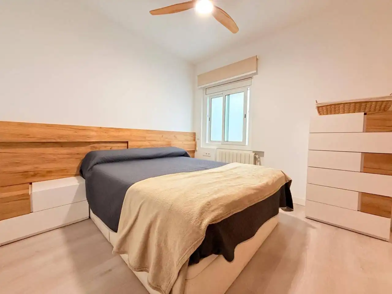Schlafzimmer von Wohnung zum Verkauf in Sabadell mit Klimaanlage, Heizung und Privatgarten