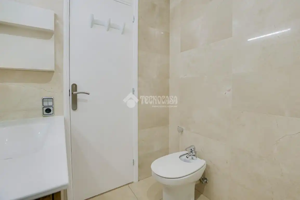 Baño de Piso en venta en Rubí con Aire acondicionado, Calefacción y Trastero