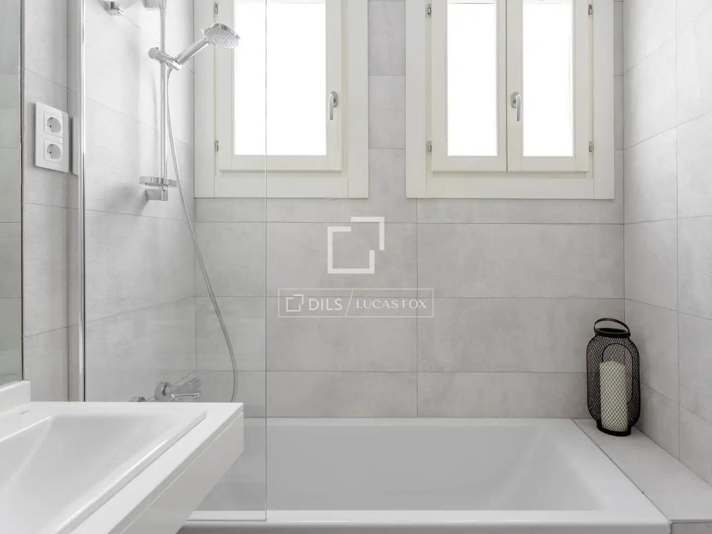 Badezimmer von Wohnung zur Miete in Madrid mit Klimaanlage, Heizung und Parkett