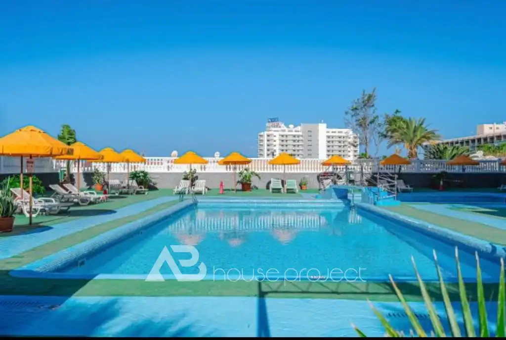 Estudio con piscina en venta en Costa Adeje, imagen 2