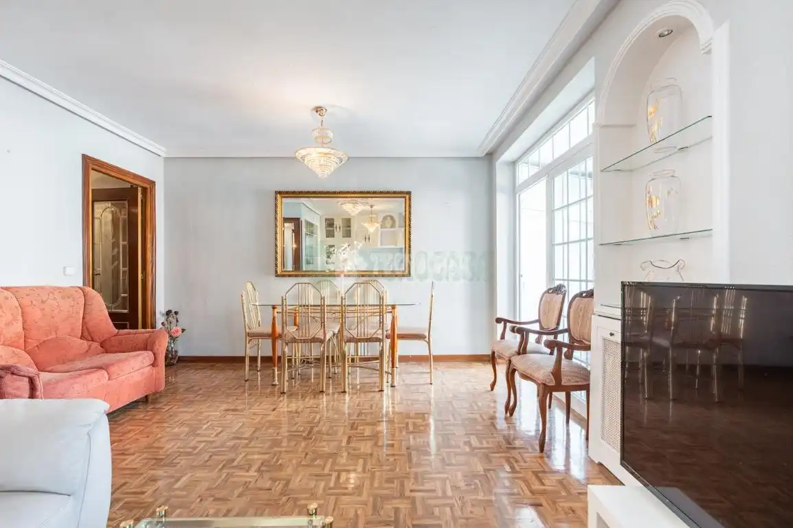 Comedor de Piso en venta en Madrid con Aire acondicionado y Terraza