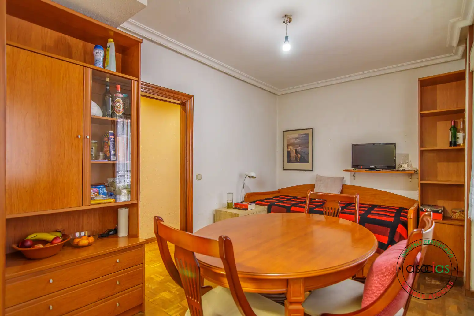 Sala d'estar de Pis en venda en Oviedo  amb Calefacció, Parquet i Terrassa