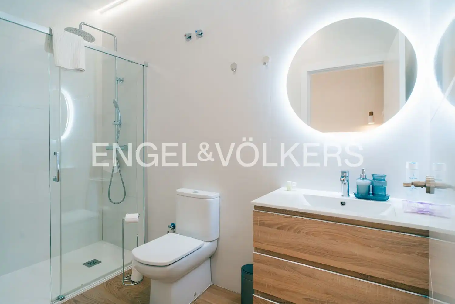 Baño de Apartamento en venta en Valencia con Aire acondicionado, Calefacción y Amueblado