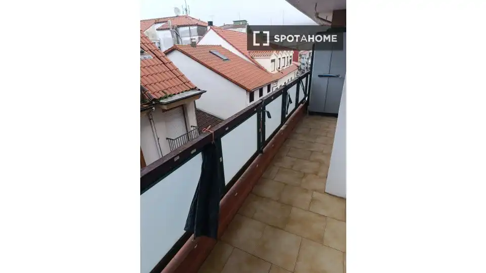 Terraza de Apartamento para compartir en Castro-Urdiales con Aire acondicionado, Calefacción y Terraza