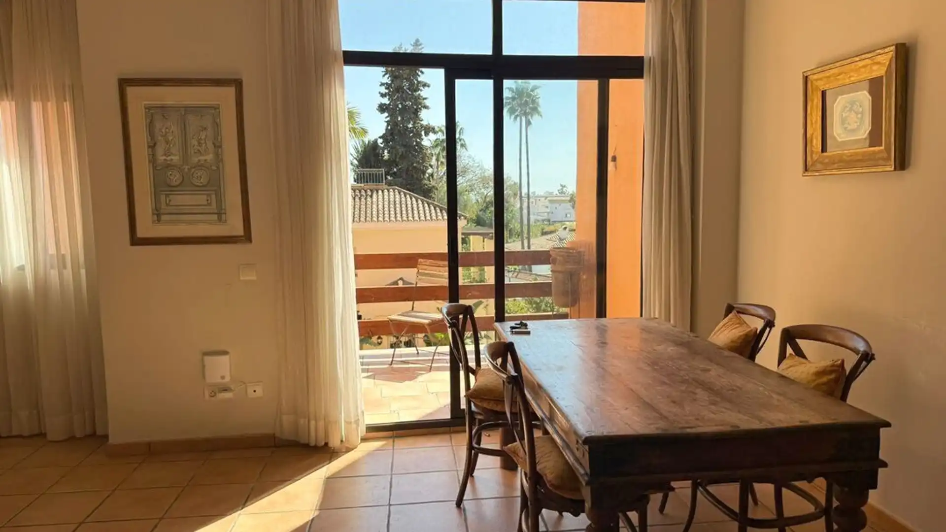 Esszimmer von Maisonette zum Verkauf in Estepona mit Heizung, Privatgarten und Terrasse