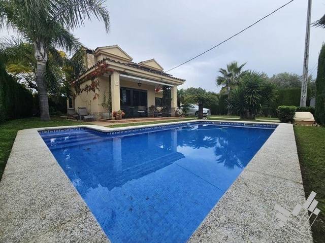 Casa-chalet en Venta en Calle EMPERADOR (DE L') en Boverals - Saldonar