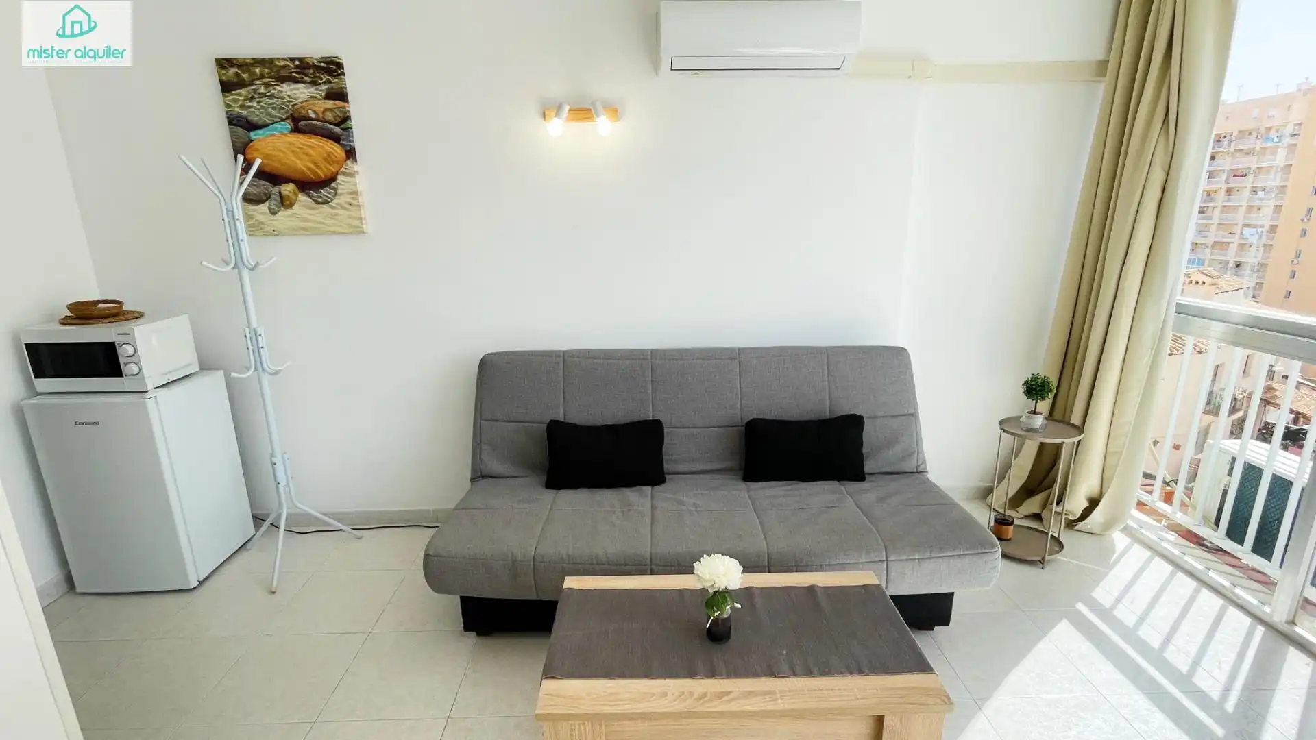 Sala de estar de Apartamento de alquiler en Benidorm con Aire acondicionado, Calefacción y Amueblado