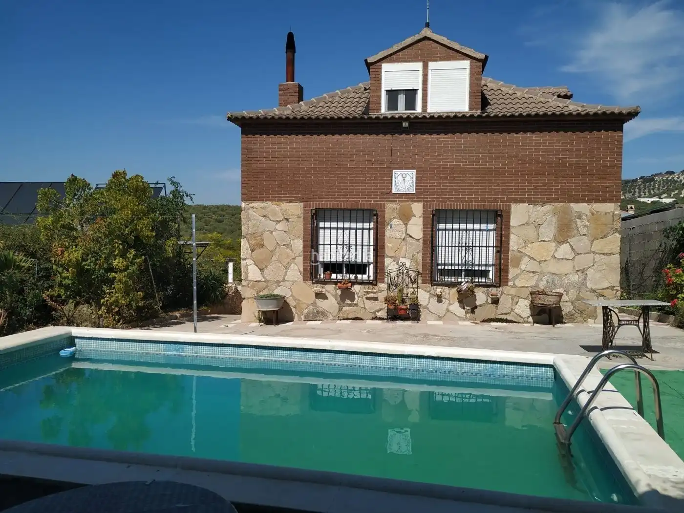 Chalet con jardín en venta en Calle Luciano 97