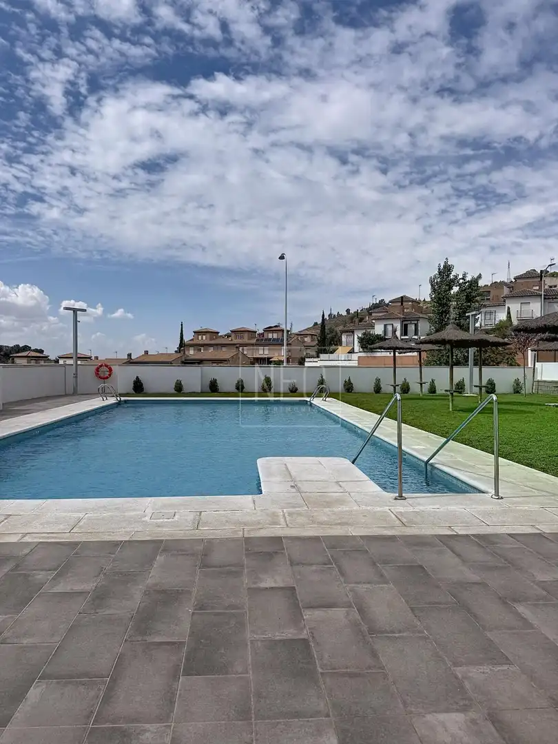 Casa pareada con piscina en venta en Calle SIERRA DE BAZA, imagen 2