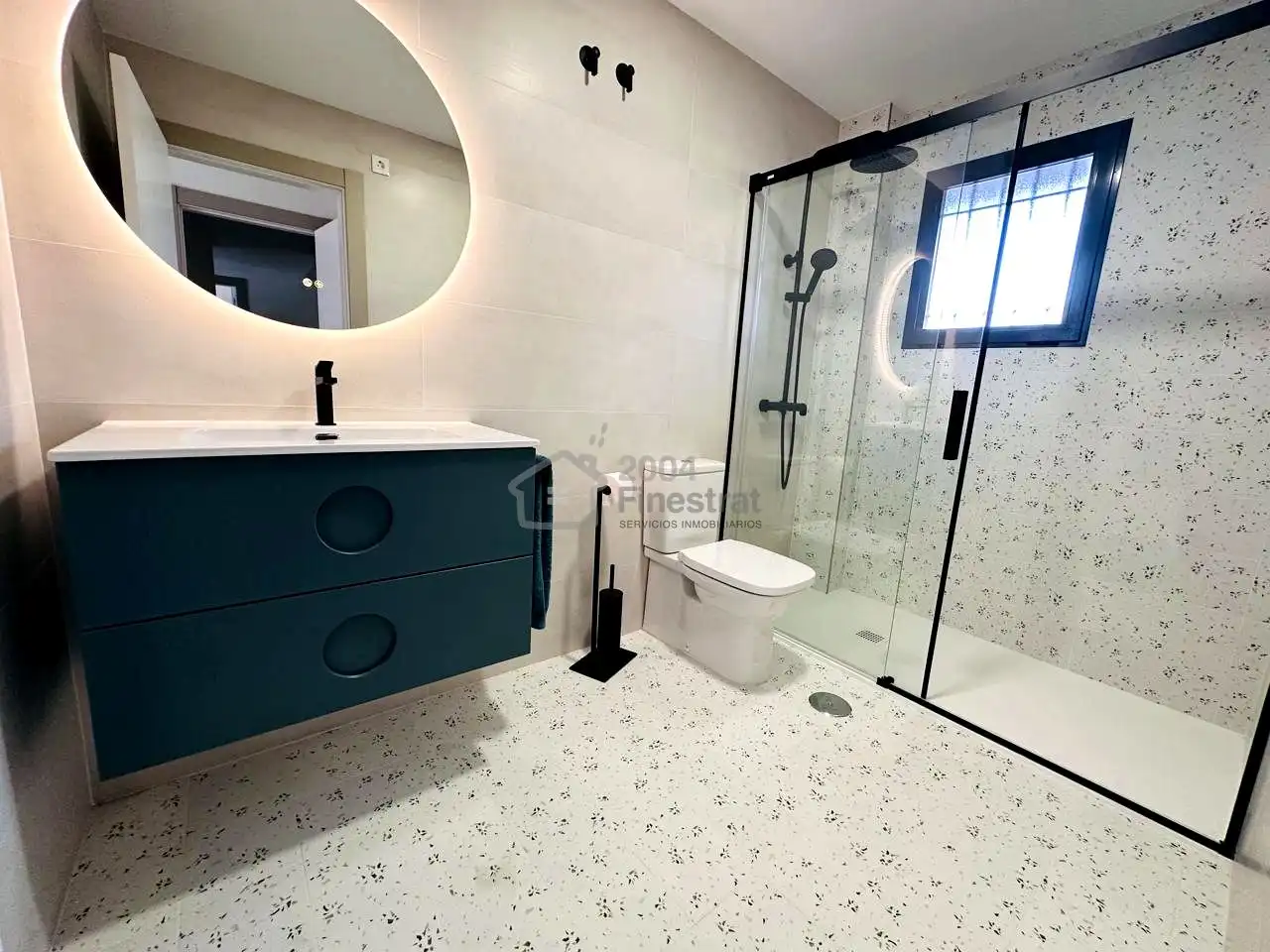 Bathroom of Flat for rent in Benidorm  with Terrace, Furnished and Community pool