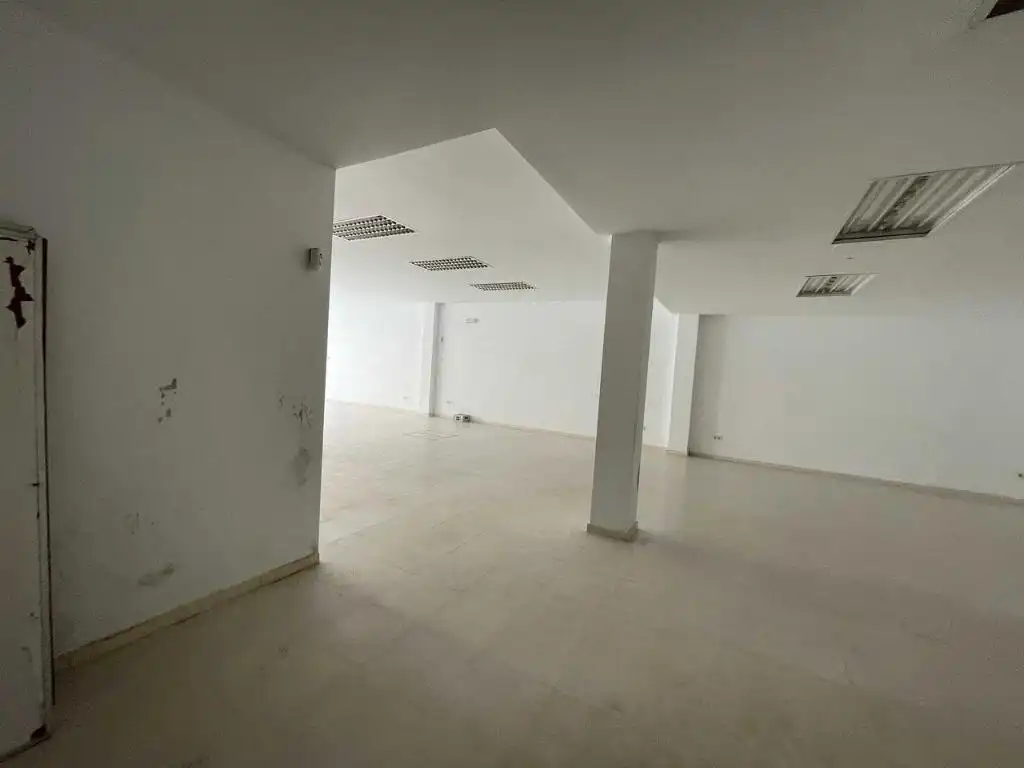 Local comercial en venta en Avenida Primero de Mayo, imagen 9