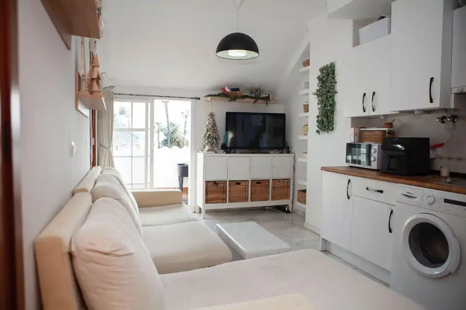 Sala de estar de Apartamento en venta en Vélez-Málaga con Calefacción, Terraza y Amueblado