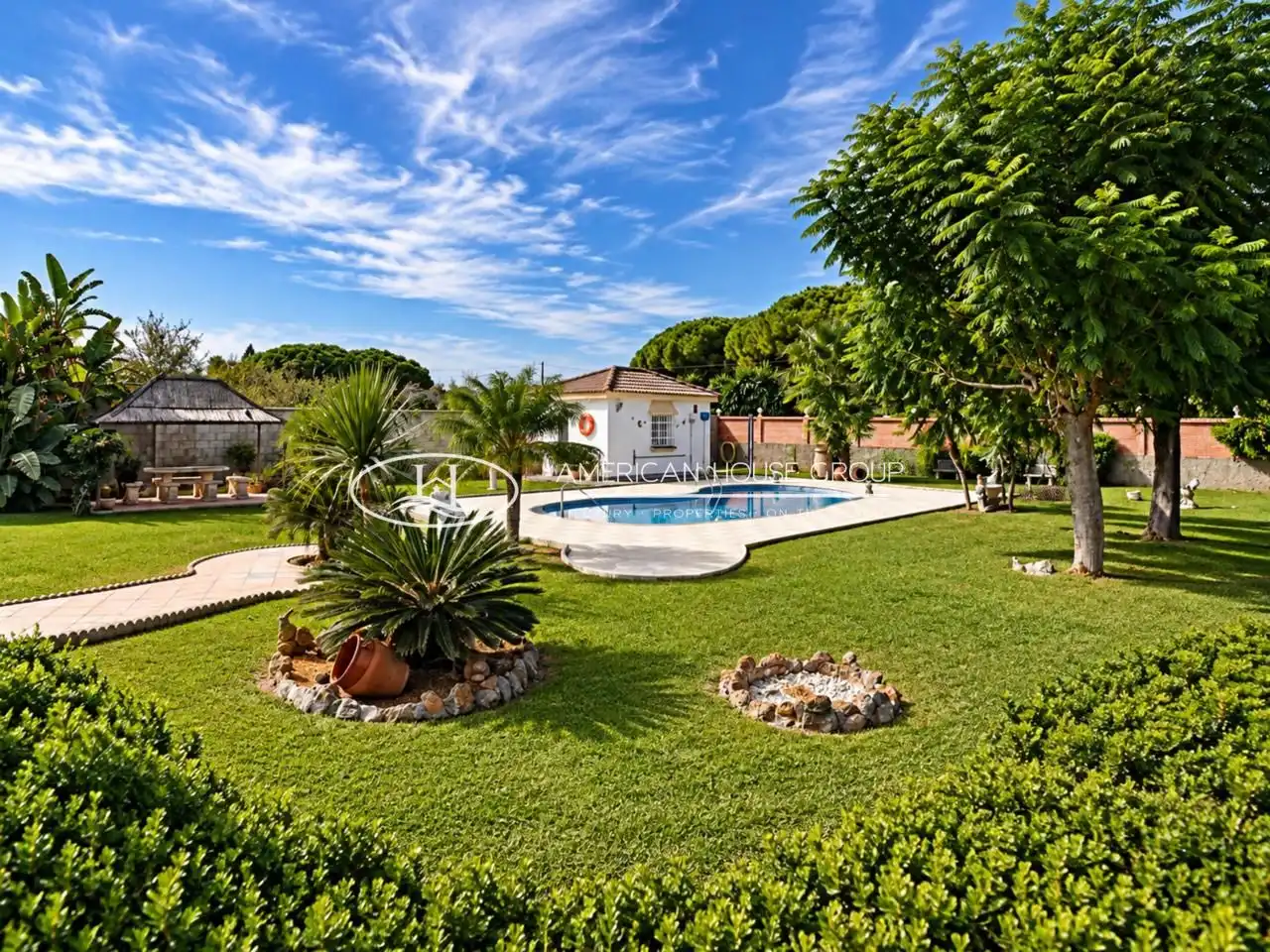 Jardí de Casa o xalet en venda en Chiclana de la Frontera amb Aire condicionat, Jardí privat i Traster