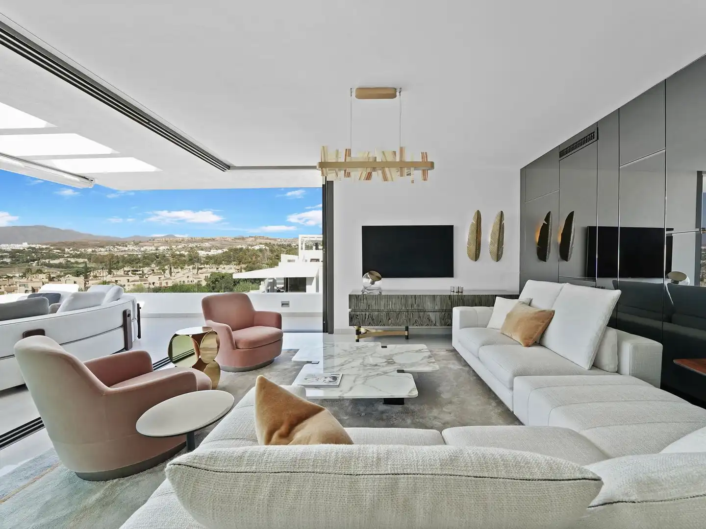 Sala d'estar de Apartament en venda en Estepona amb Aire condicionat, Terrassa i Traster