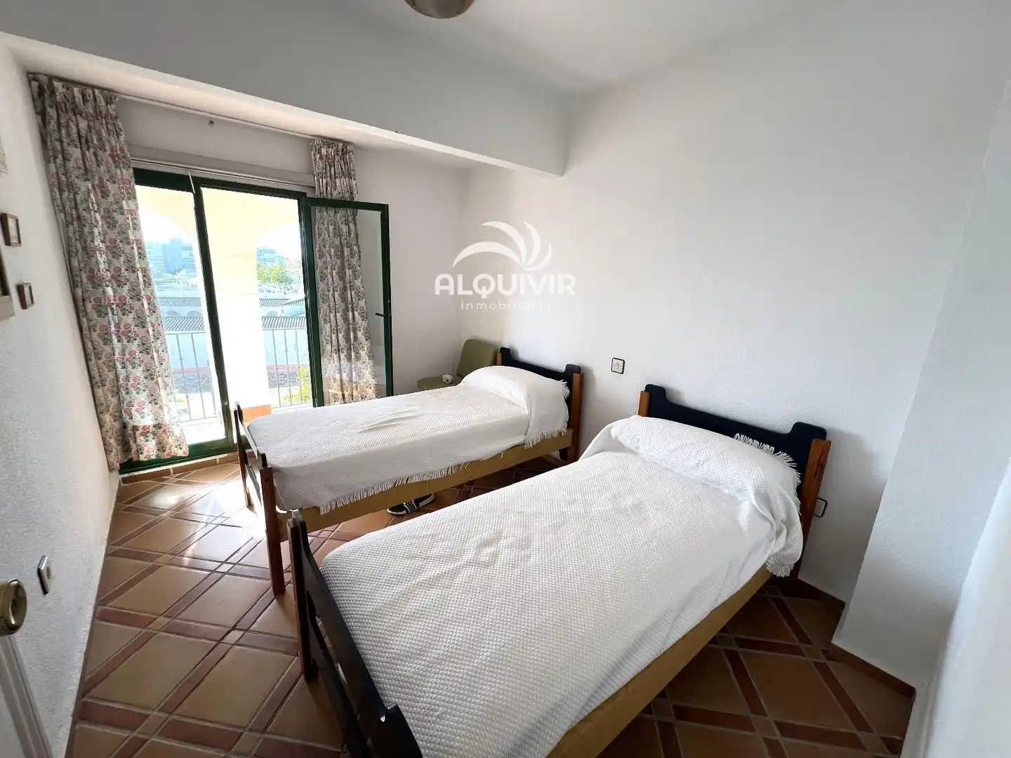 Habitación de Dúplex en venta en Almonte con Calefacción, Terraza y Trastero