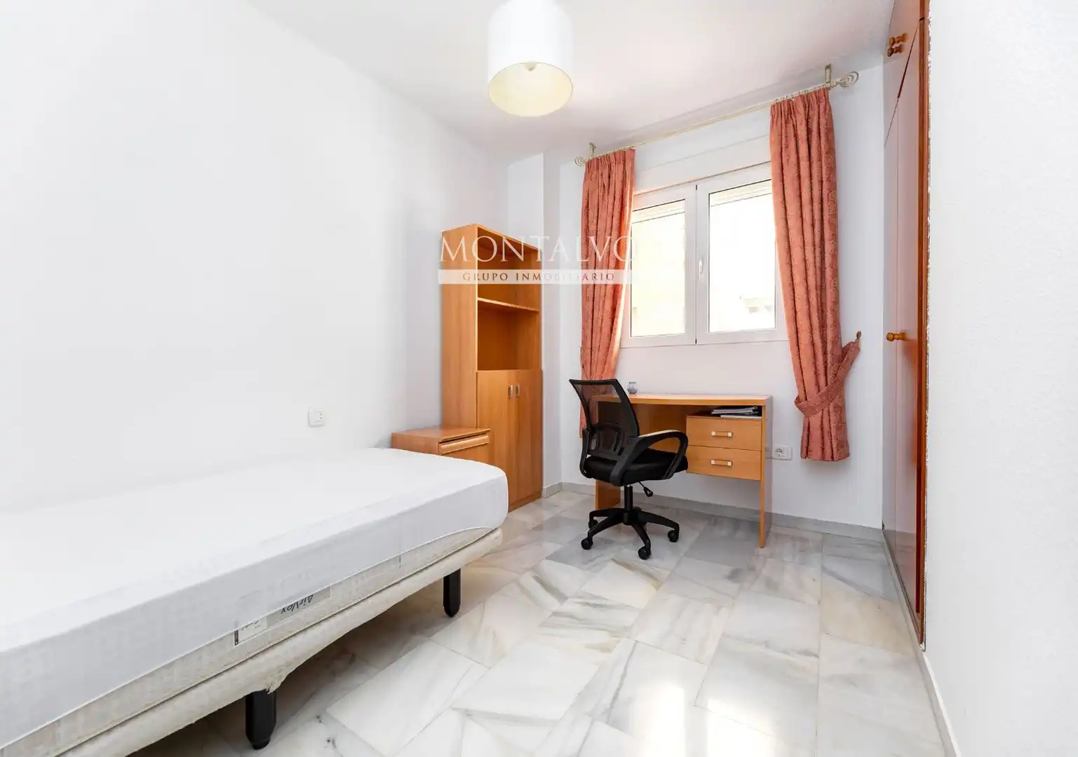 Bedroom of Flat for rent in Granada  with Terrace and Furnished
