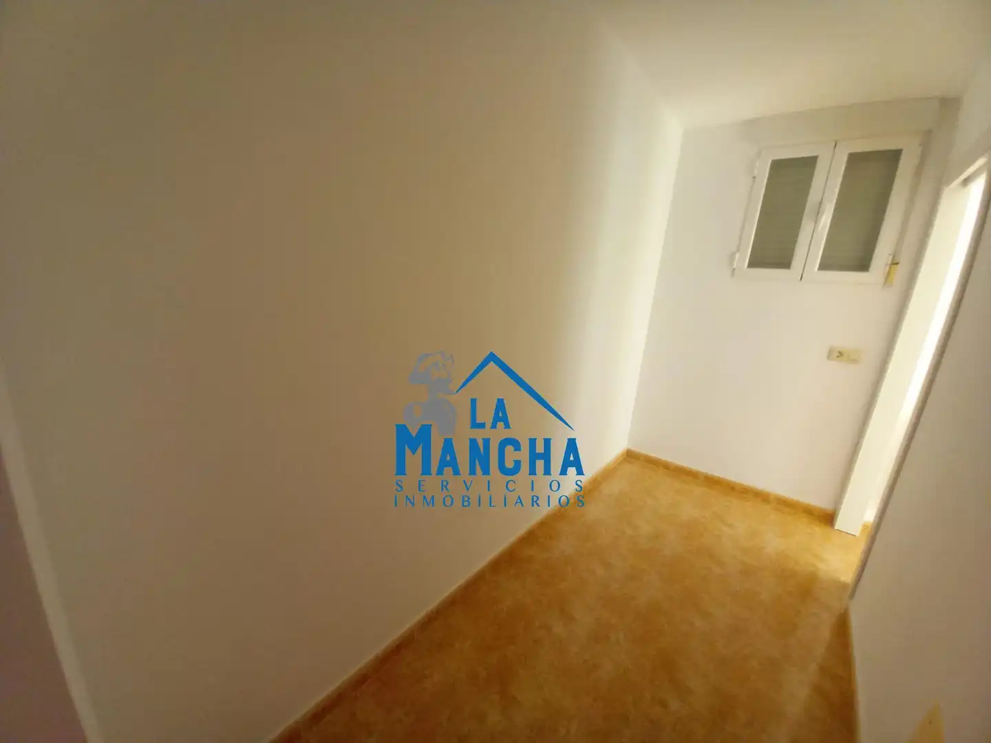 Dormitori de Casa adosada en venda en Madrigueras amb Calefacció, Terrassa i Traster