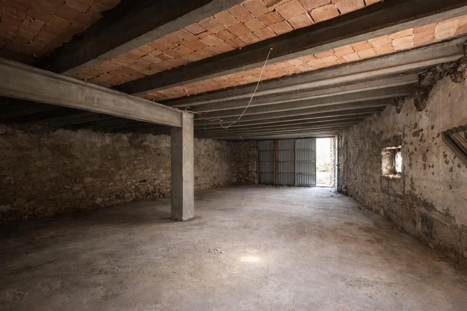 Casa rústica con jardín en venta en Saus, Camallera i Llampaies, imagen 2