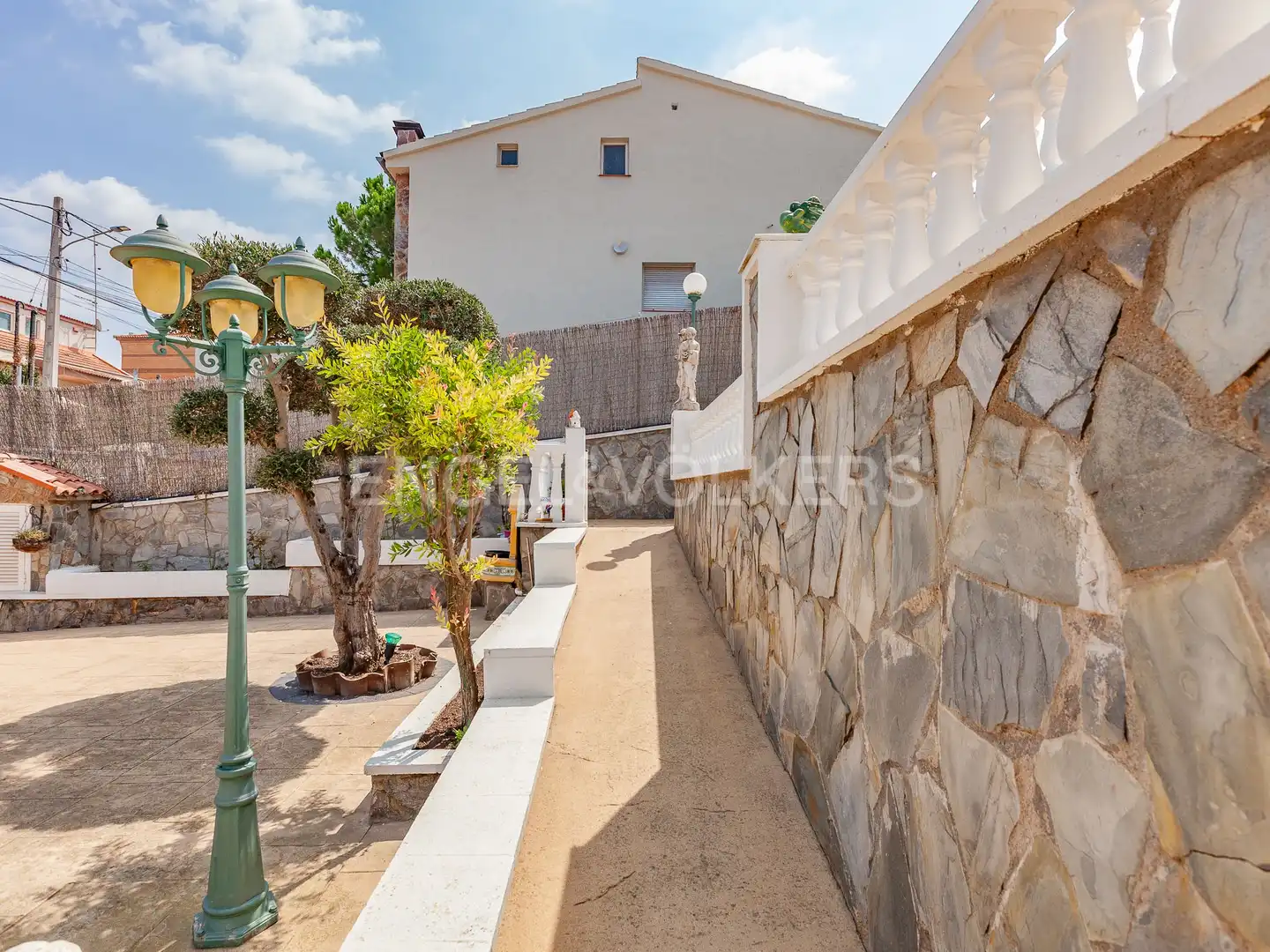 Vista exterior de Casa o chalet en venta en Terrassa con Aire acondicionado, Calefacción y Terraza