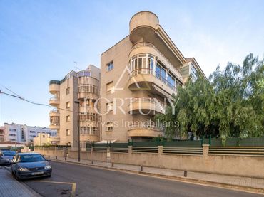 Piso con balcón en venta en de Formentera
