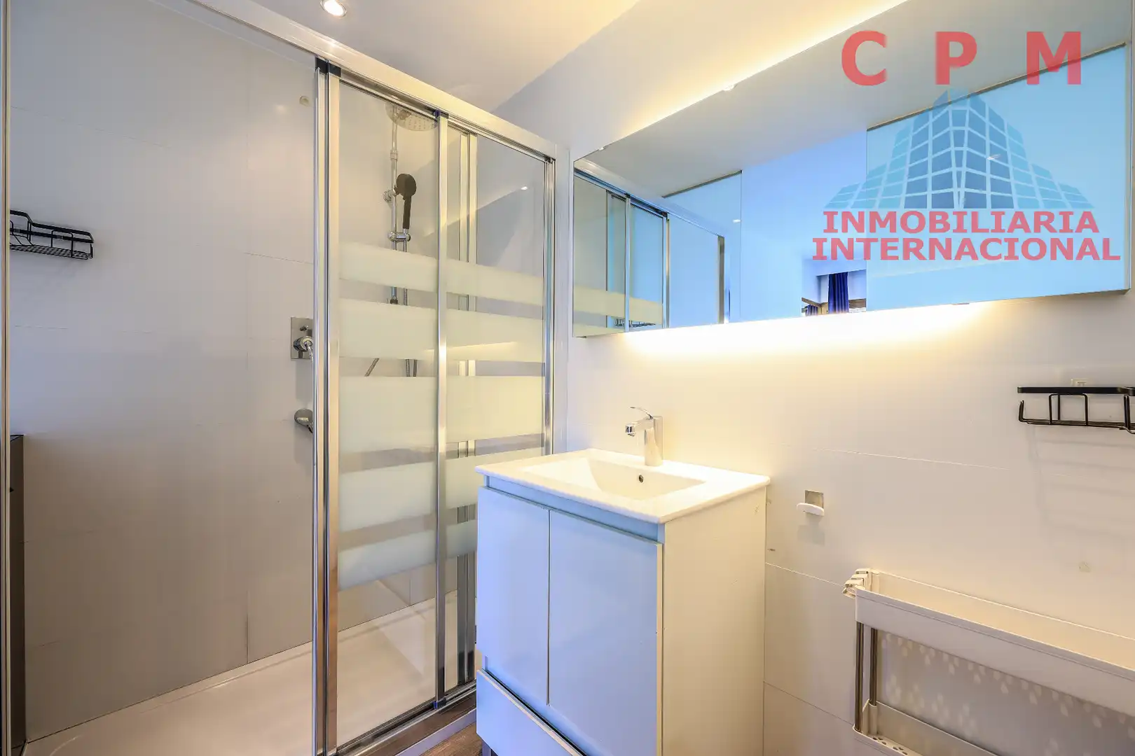 Badezimmer von Maisonette zur Miete in Madrid mit Klimaanlage, Heizung und Parkett