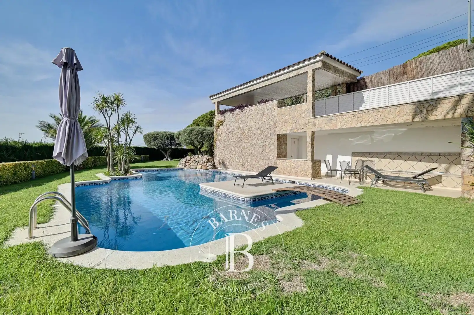 Garden of Houses for sale in Cabrils  with Air Conditioner, Heating and Private garden