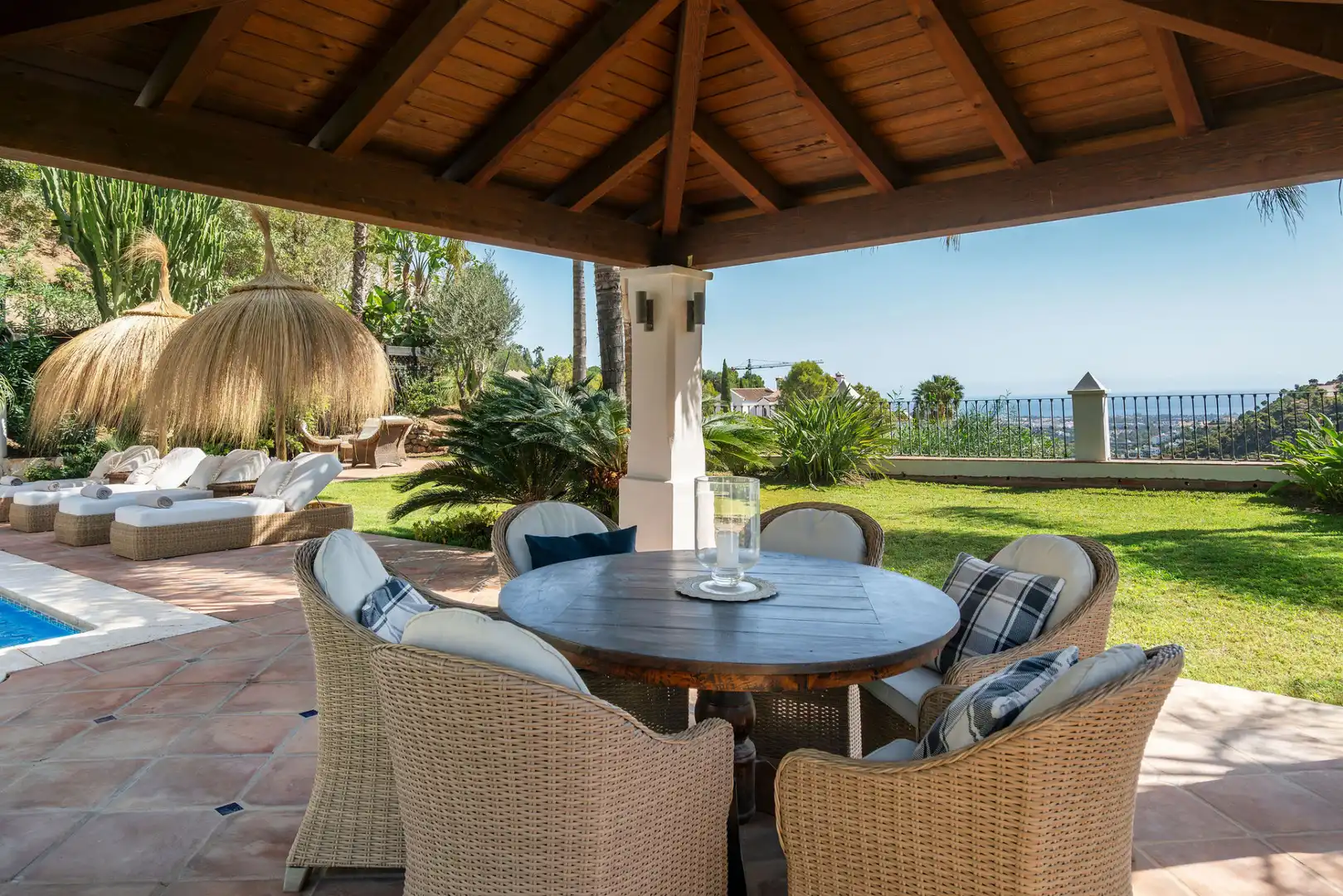 Terrace of Houses for sale in Benahavís  with Air Conditioner, Private garden and Swimming Pool
