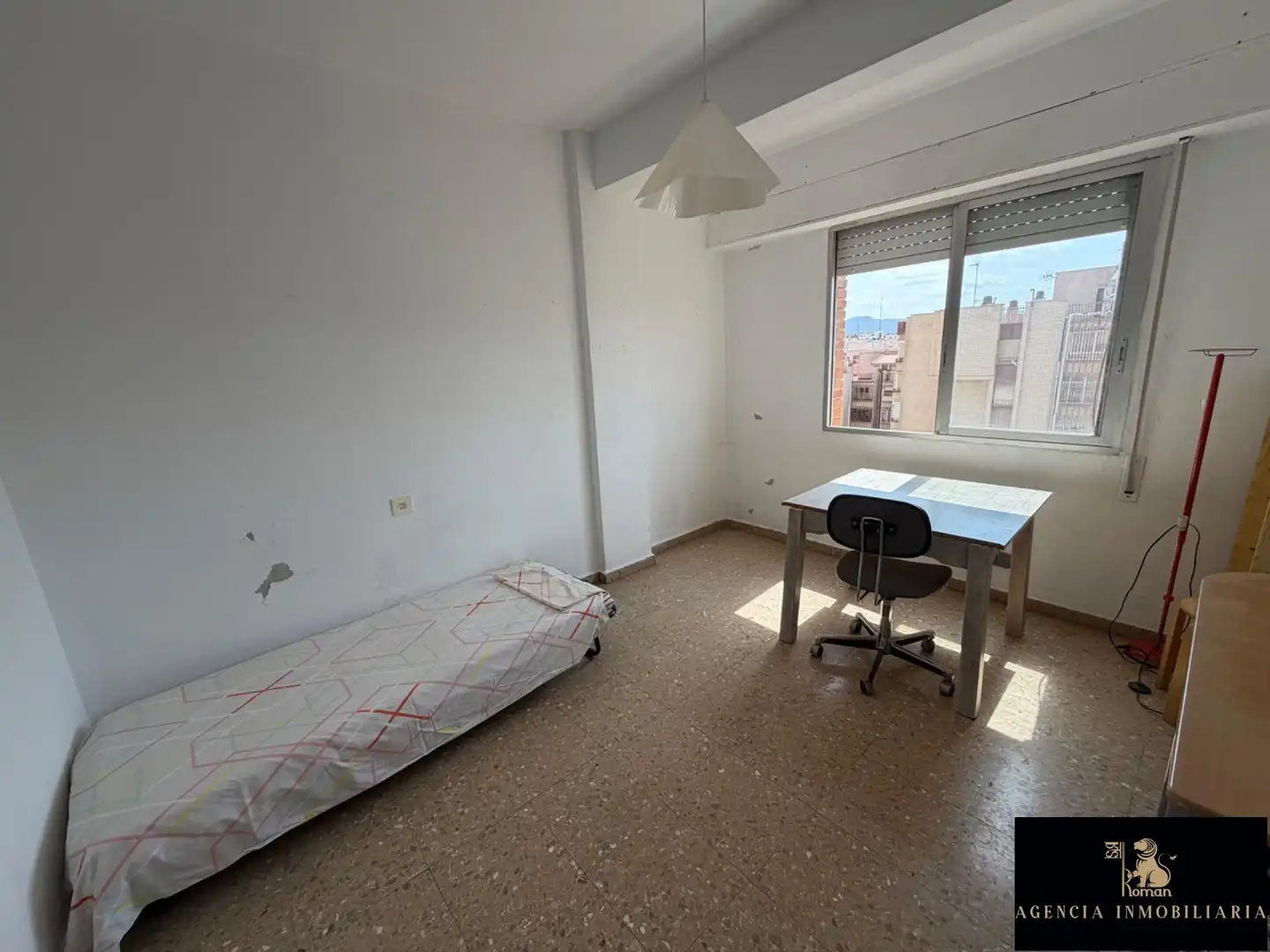 Habitación de Piso en venta en Murcia con Terraza y Balcón