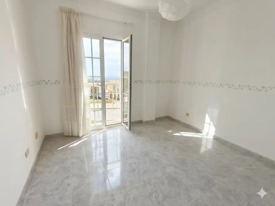 Habitación de Piso en venta en Ingenio con Amueblado