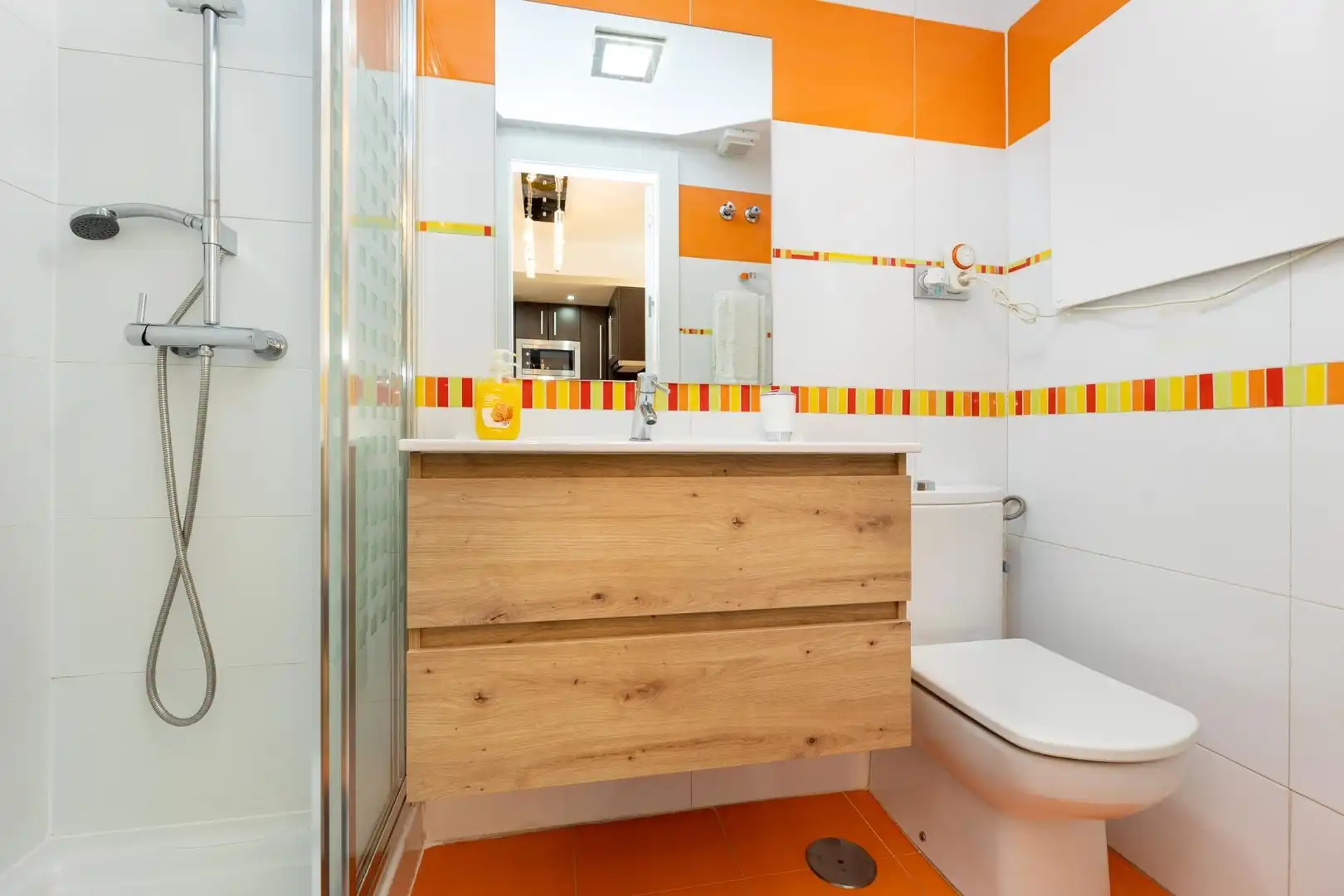 Bany de Casa o xalet en venda en Granada amb Jardí privat, Terrassa i Piscina