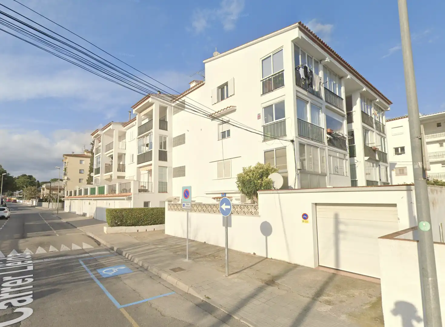 Vista exterior de Pis en venda en L'Escala