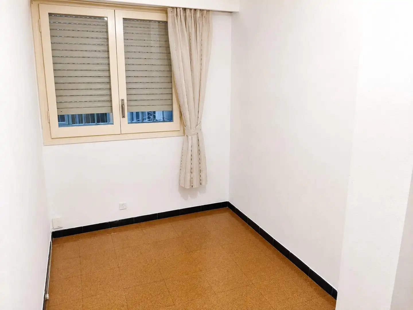 Bedroom of Flat for sale in Barcelona  with Parquet flooring