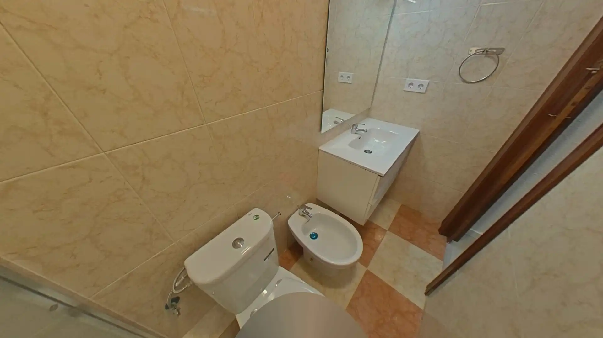 Baño de Piso en venta en Badalona con Parquet y Horno