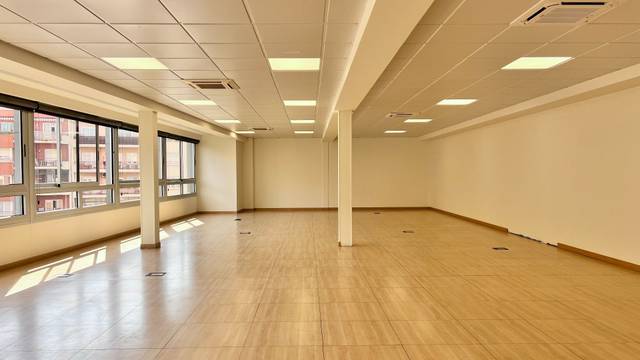 Oficina en Alquiler en Barri de les Corts