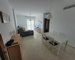 Sala d'estar de Pis de lloguer en Utrera amb Aire condicionat, Terrassa i Traster