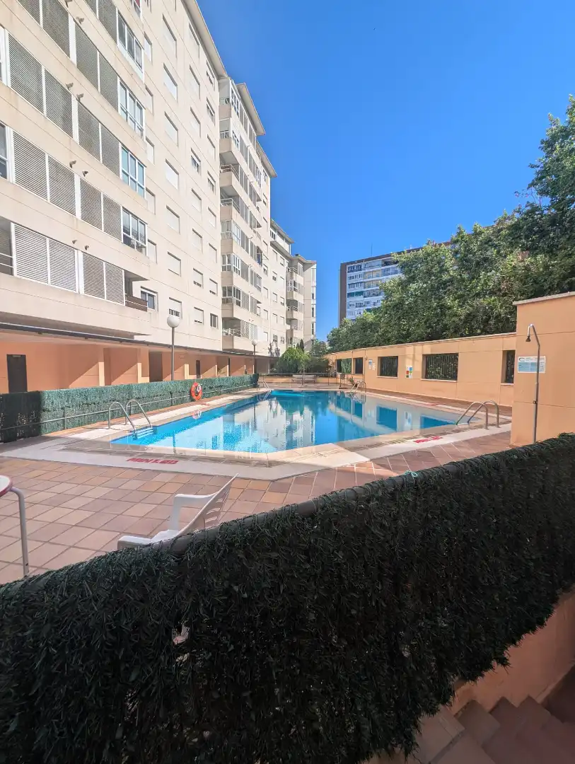 Schwimmbecken von Wohnungen zum Verkauf in Madrid mit Klimaanlage, Heizung und Abstellraum