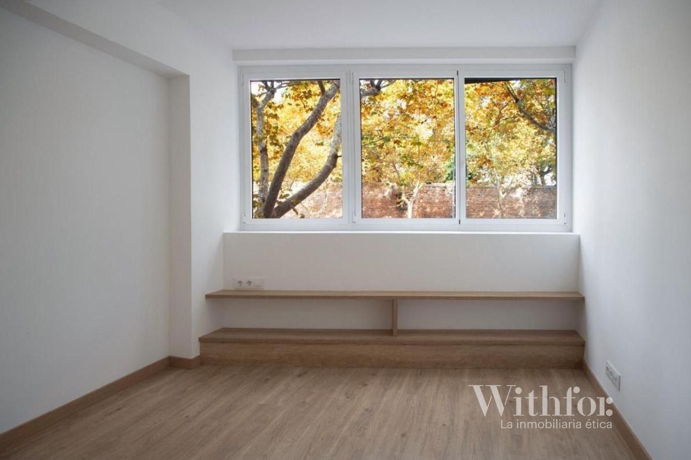 Bedroom of Flat for sale in  Barcelona Capital  with Air Conditioner, Heating and Terrace
