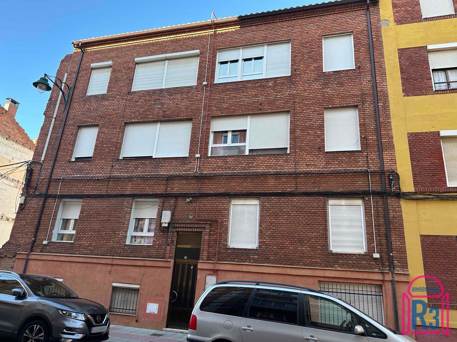 Vista exterior de Apartament en venda en León Capital  amb Calefacció, Traster i Moblat