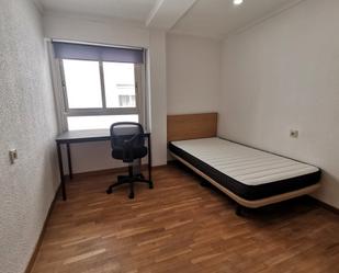 Bedroom of Flat to share in  Valencia Capital  with Furnished
