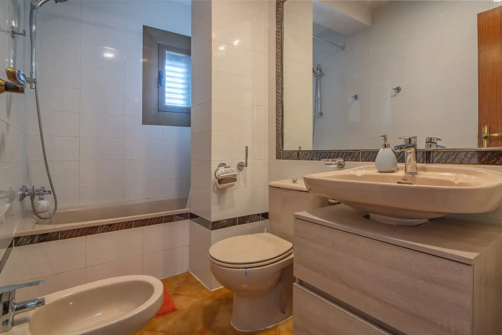 Bathroom of Apartments for sale in Orihuela  with Air Conditioner, Heating and Terrace